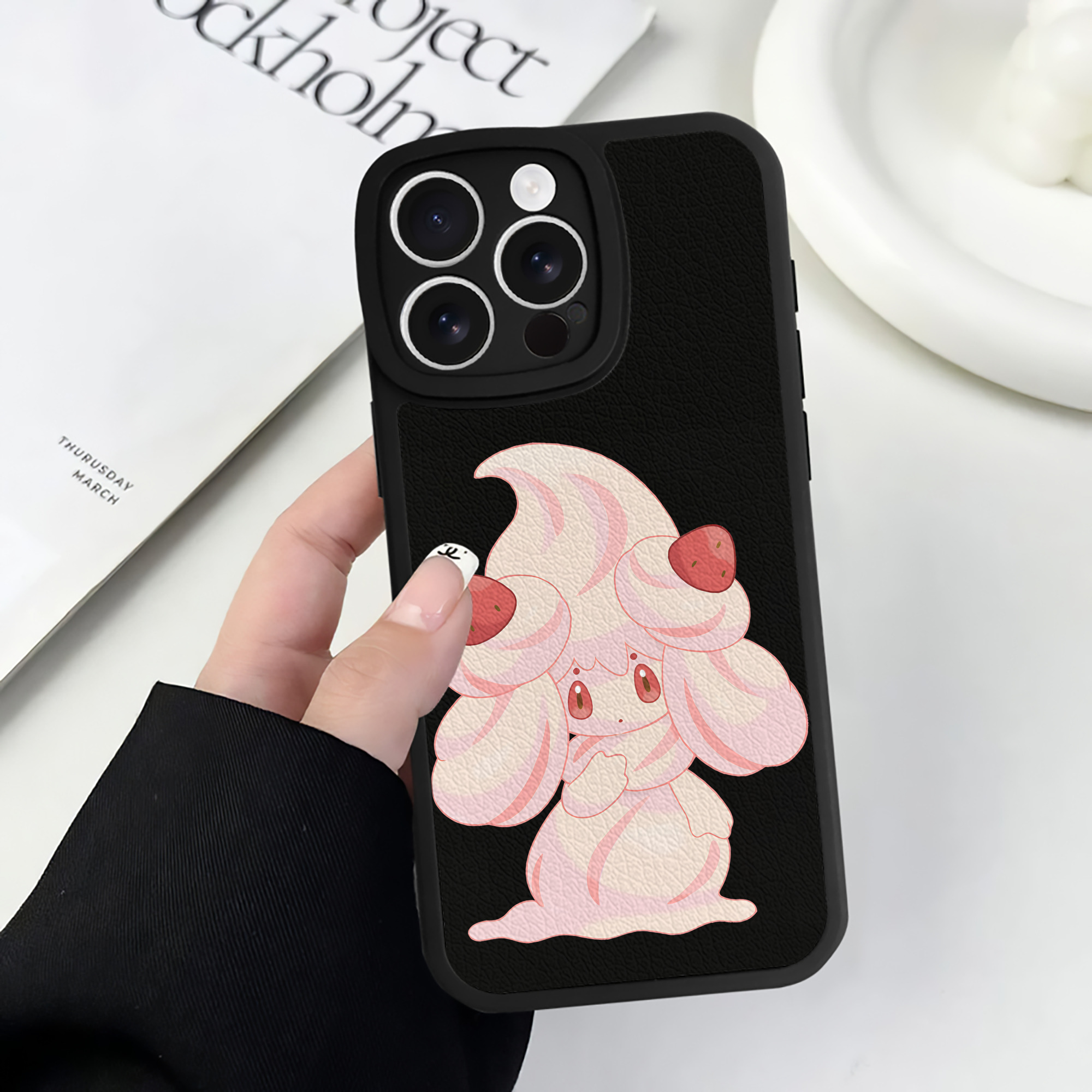（画像用） ポケットモンスター Pokémon 【iPhone 16シリーズ対応】シリコンスマホケース（レザー調） 材質：シリコン